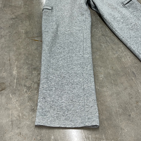 **SOLD** Men’s Medium Nike Thick Gray Cargo Sweats w/White Embroidered Nike - Picture 4 of 9